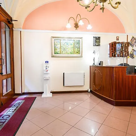 Hotel City Отель Бари