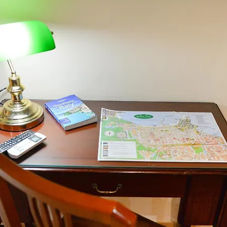 Ξενοδοχείο Hotel City 2*