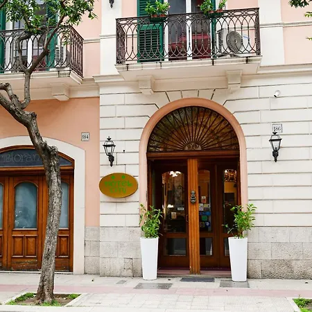 Отель Hotel City Бари
